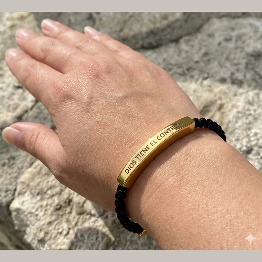 Pulsera "Dios Tiene el Control" con Caja de Lujo